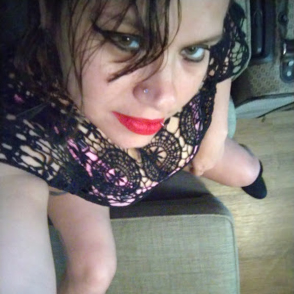 Meet your Posher, Ruth - Picture 1 of 1